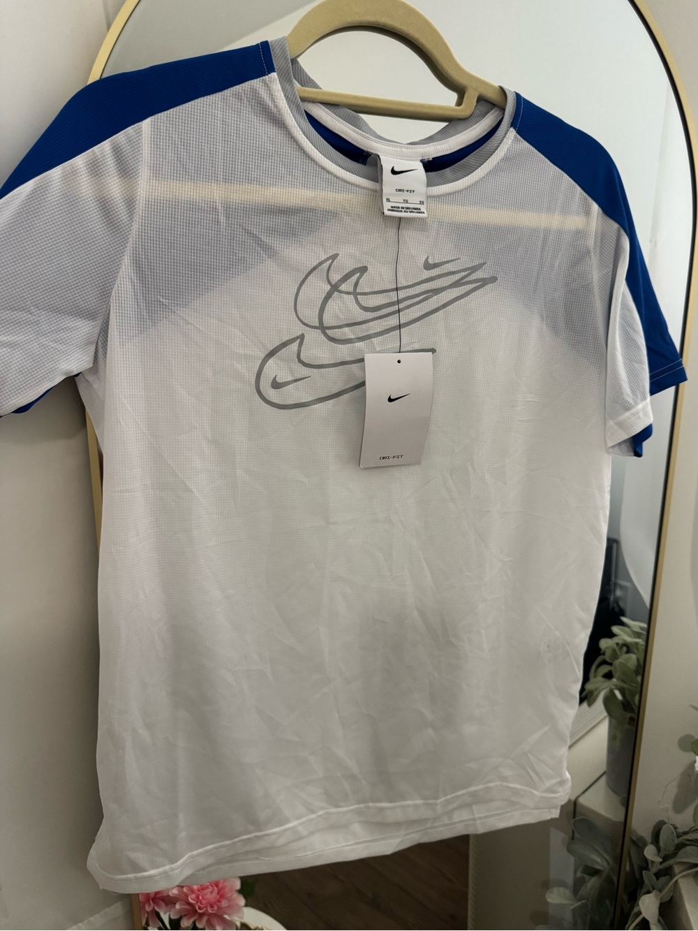 Nike White and Blue Short Sleeve Athletic Tee - NWT
